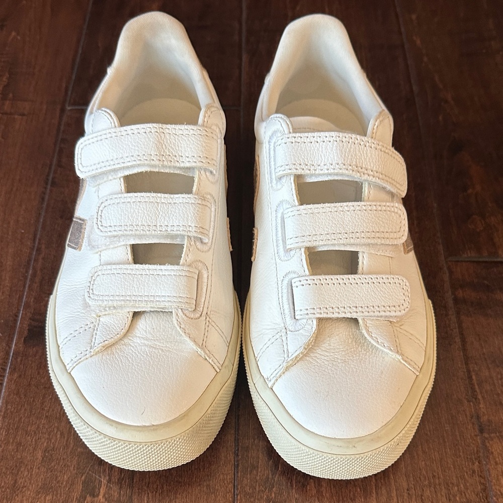 Veja velcro sneakers